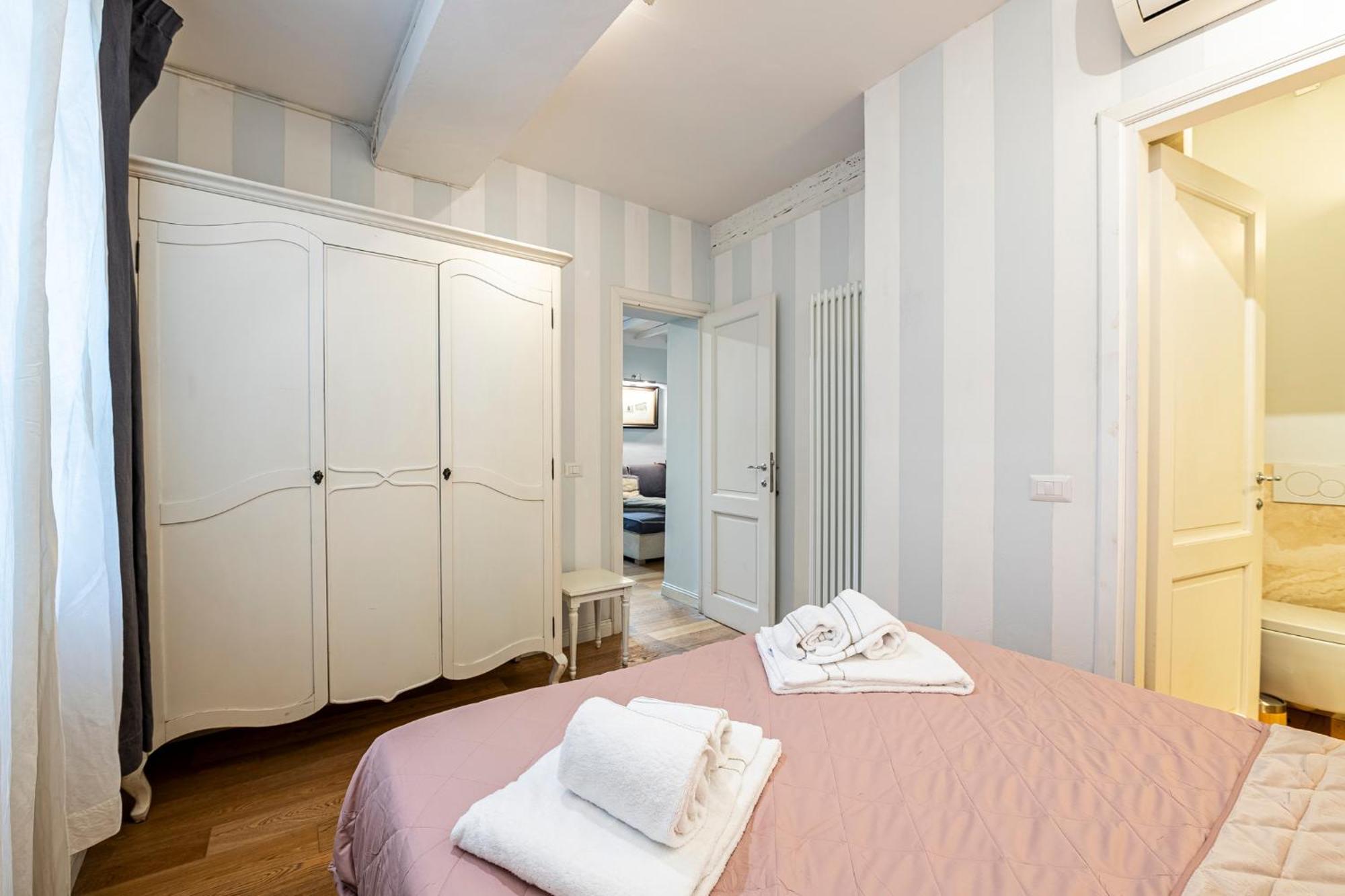 Suite In Pz. Michelangelo: Due Camere Con Due Bagni Florenz Exterior foto